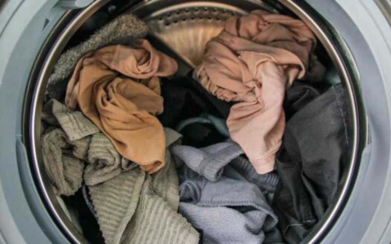 تمیز نشدن لباس‌ ها در ماشین لباسشویی